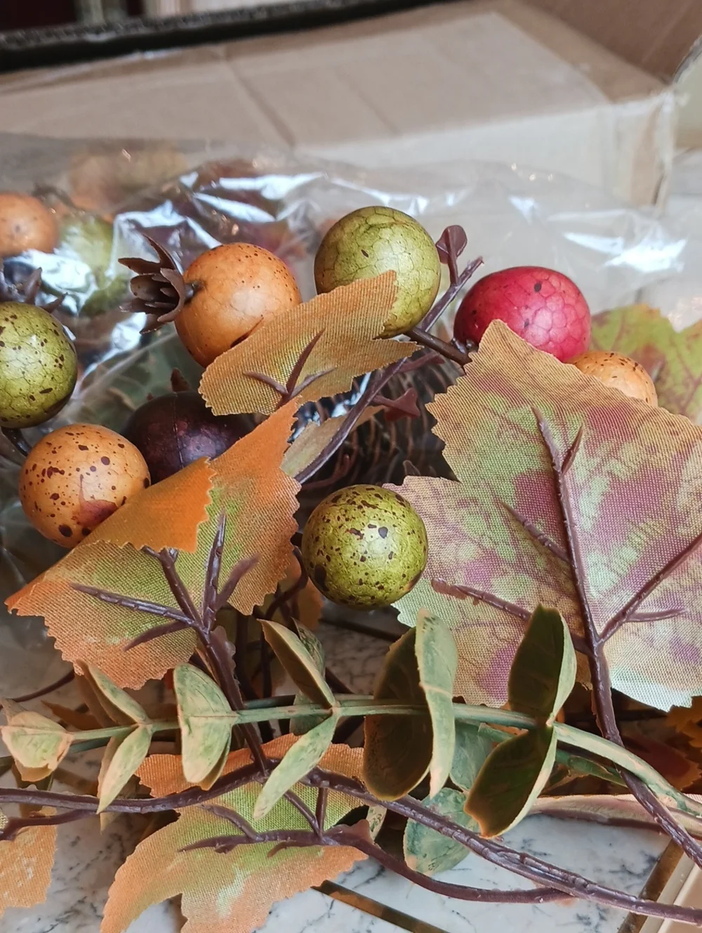 Florals- 4ft Autum/harvest Garland,,berries Leaves Pinecones--by VALERI/QVC..NEW
